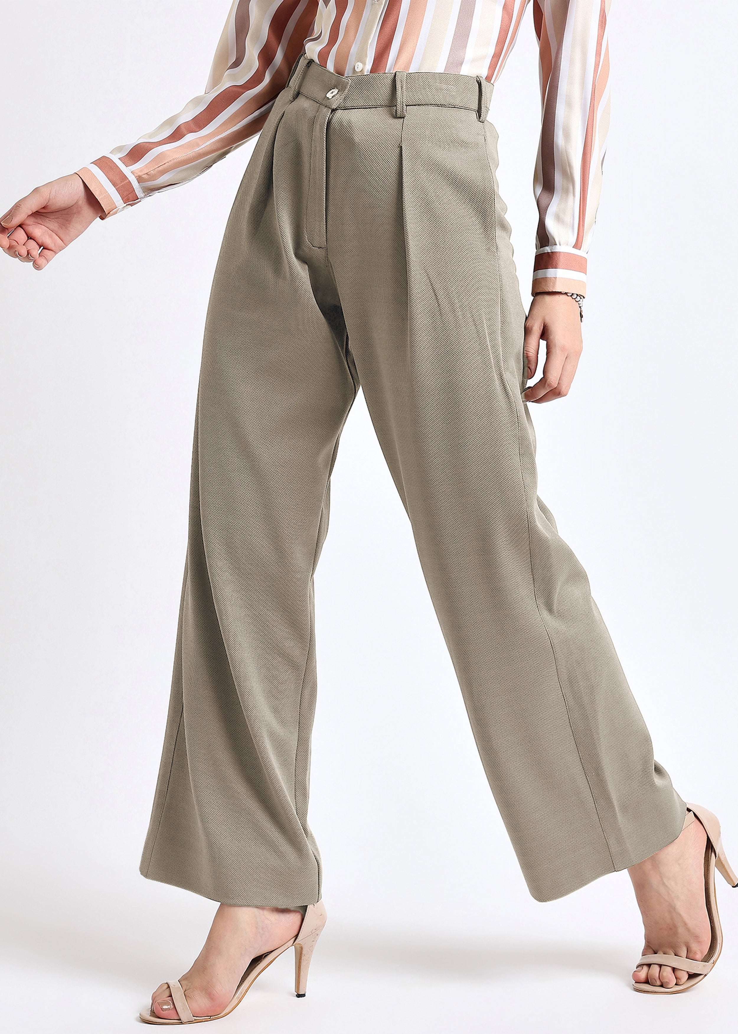 Off White Solid Front Pleated Trouser